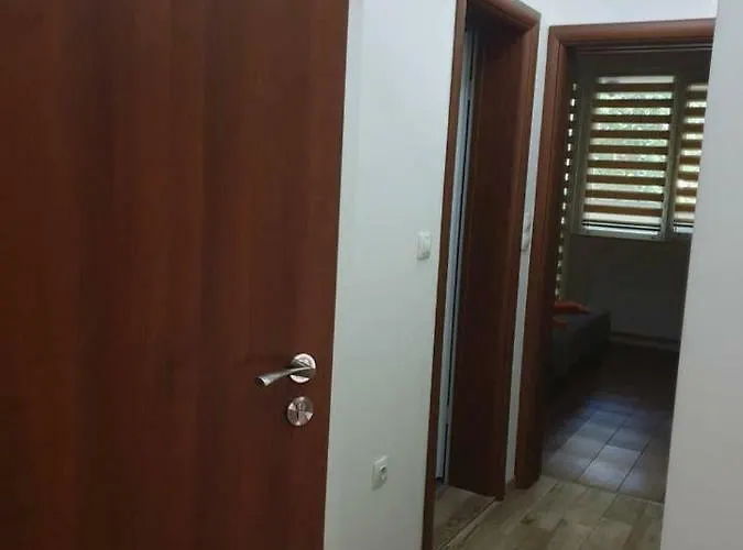 Luxury 2 Bedroom,2 Bathroom ,free Parking Apartament